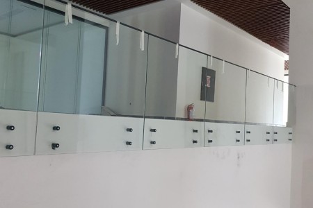 Atrium Korkulukları