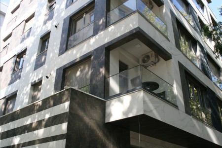 Alüminyum Bazalı Camlı Korkuluk